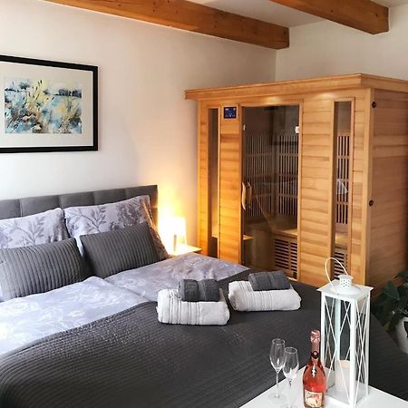 Apartman 2Kk Sauna And Aromatherapy ยีห์ลาวา ภายนอก รูปภาพ
