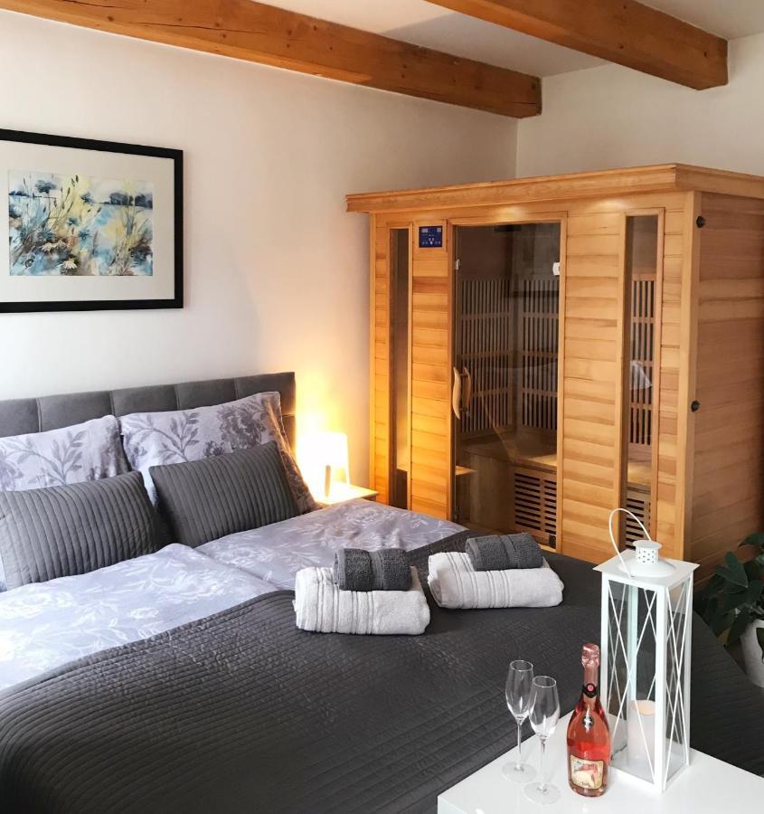 Apartman 2Kk Sauna And Aromatherapy ยีห์ลาวา ภายนอก รูปภาพ