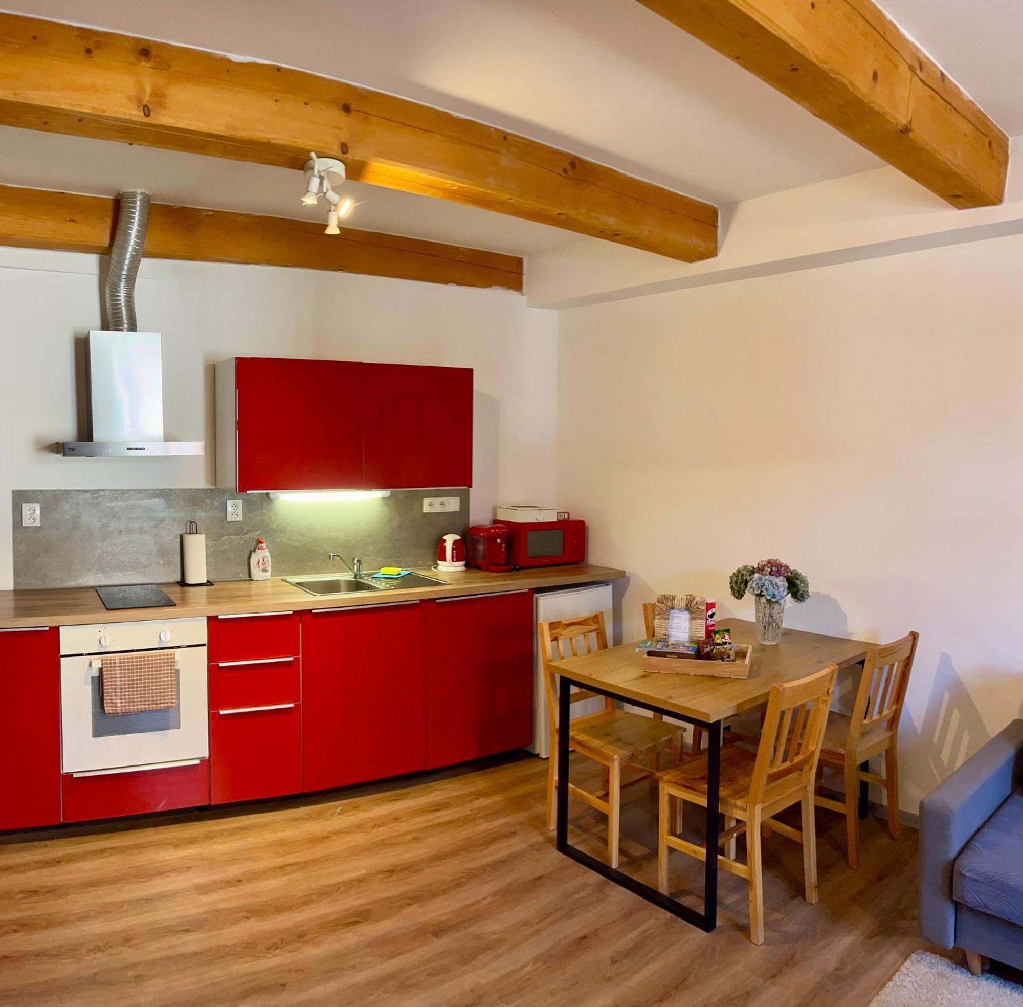 Apartman 2Kk Sauna And Aromatherapy ยีห์ลาวา ภายนอก รูปภาพ